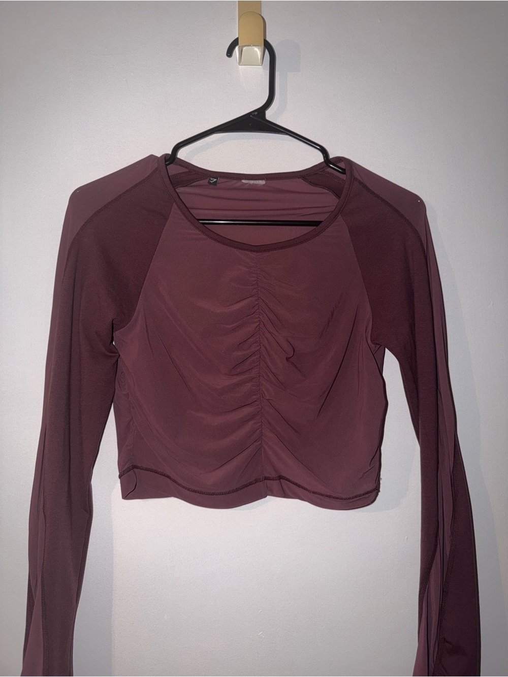 Gymshark Long-Sleeve Ruched Crop Top - Burgundy